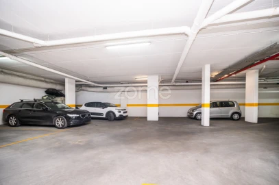 Apartamento T3 para Venda em Póvoa de Santo Adrião e Olival Basto