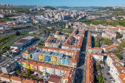 Apartamento T3 para Venda em Póvoa de Santo Adrião e Olival Basto