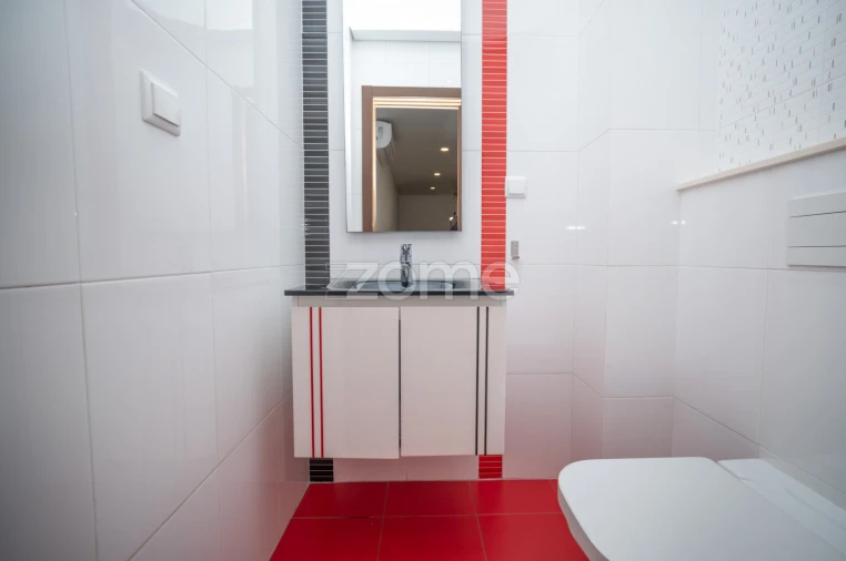 Apartamento T3 para Venda em Póvoa de Santo Adrião e Olival Basto Foto 12