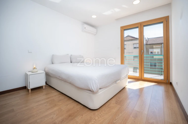 Apartamento T3 para Venda em Póvoa de Santo Adrião e Olival Basto Foto 21