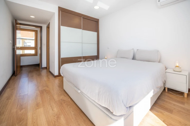 Apartamento T3 para Venda em Póvoa de Santo Adrião e Olival Basto Foto 20