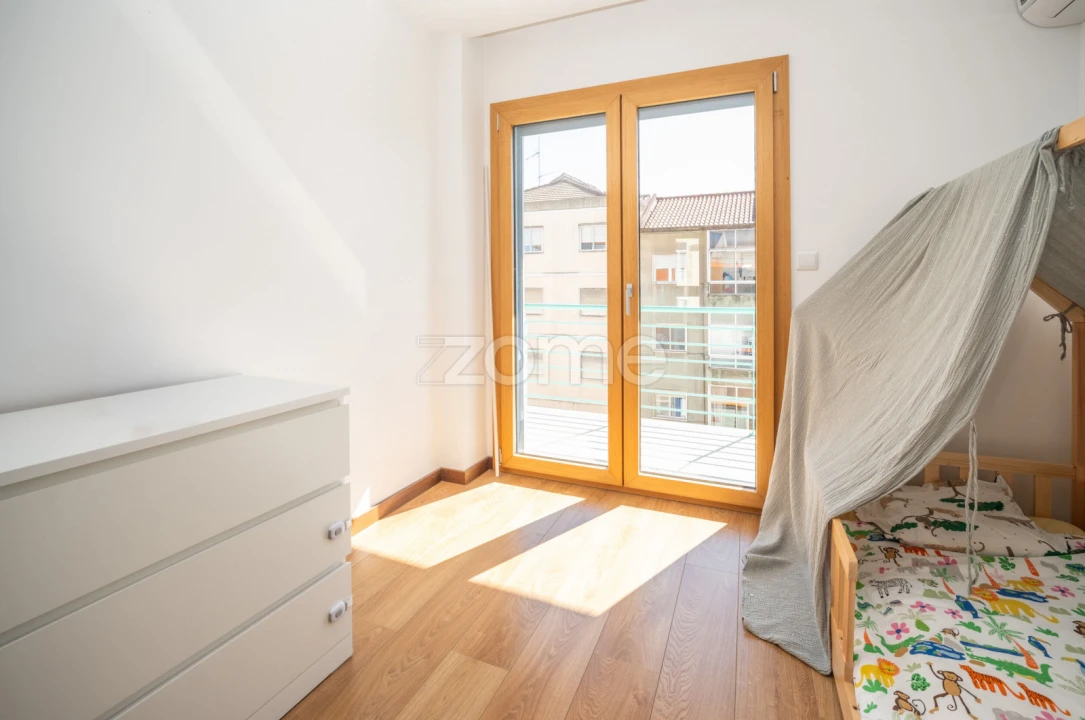 Apartamento T3 para Venda em Póvoa de Santo Adrião e Olival Basto Foto 17