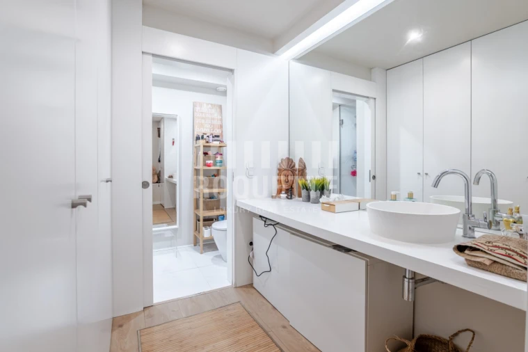 Apartamento T2 para Venda em Aldoar, Foz do Douro e Nevogilde Foto 32