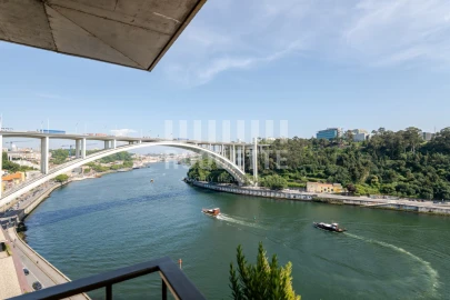 Apartamento T3 para Venda em Lordelo do Ouro e Massarelos
