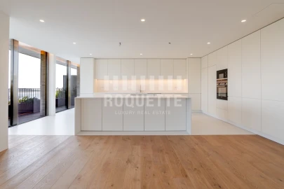 Apartamento T3 para Venda em Lordelo do Ouro e Massarelos