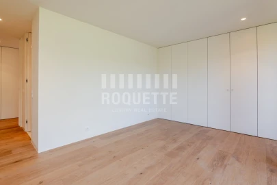 Apartamento T3 para Venda em Lordelo do Ouro e Massarelos