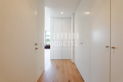 Apartamento T3 para Venda em Lordelo do Ouro e Massarelos