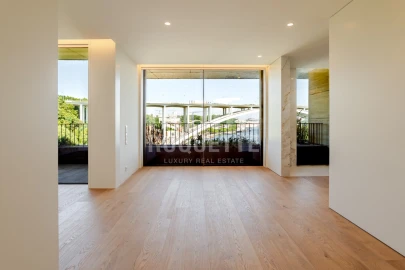 Apartamento T3 para Venda em Lordelo do Ouro e Massarelos