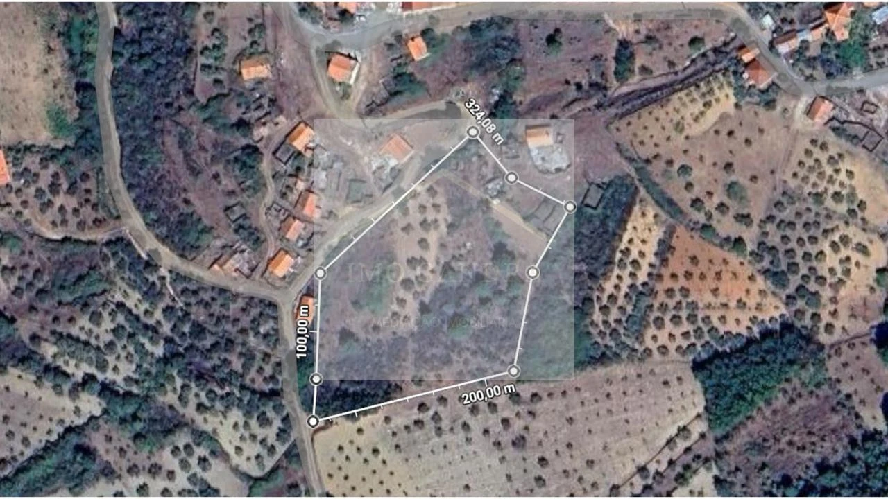 Terreno para Venda em Carviçais Foto 1