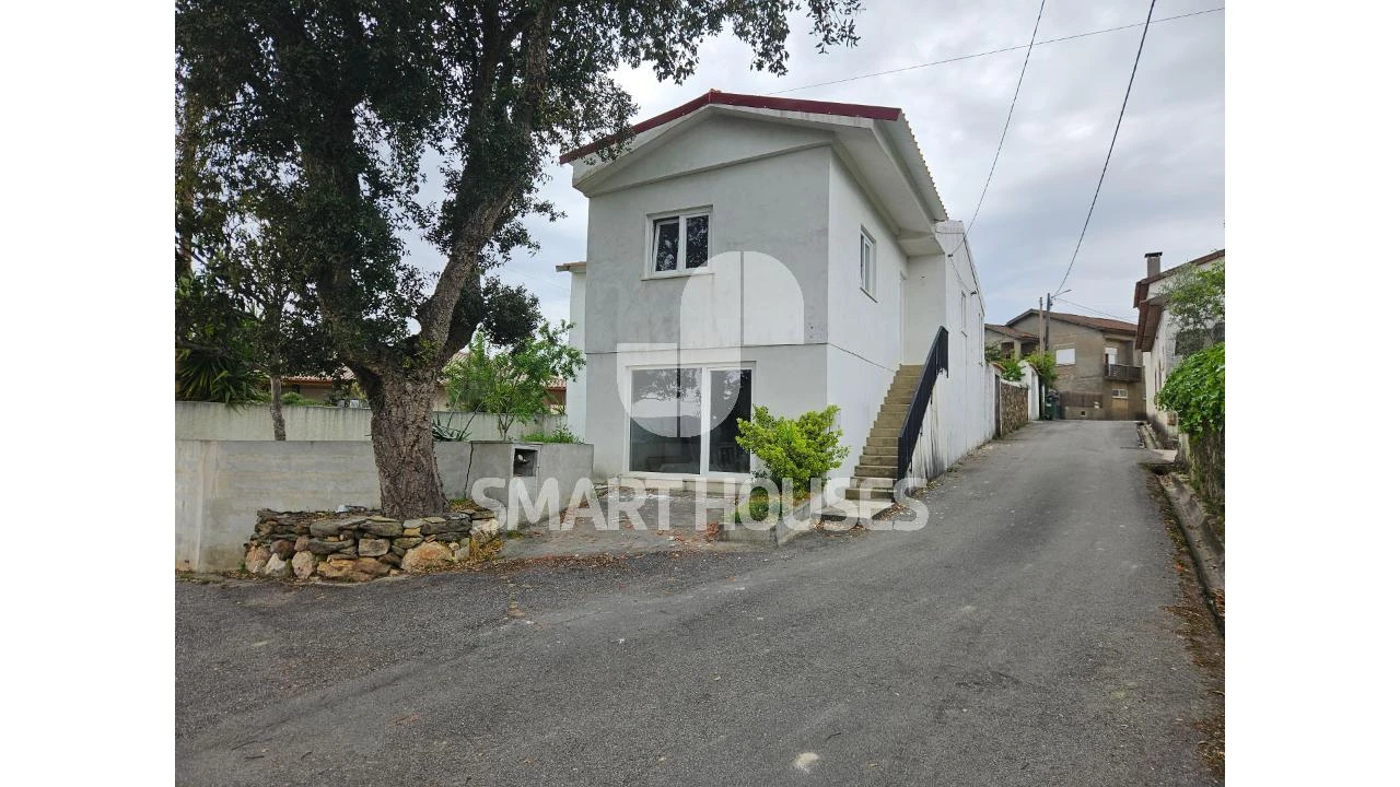 Moradia T3 para Venda em São Miguel de Poiares Foto 1