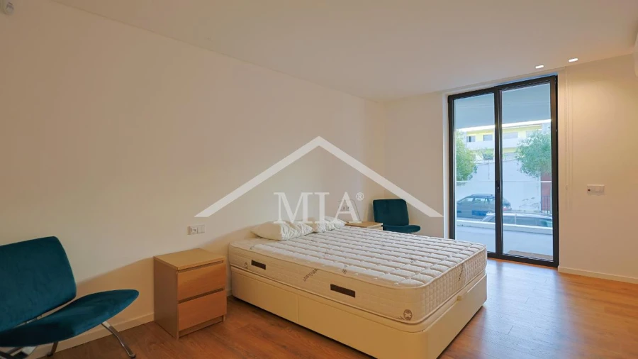 Apartamento T4 para Venda em Olhão Foto 23