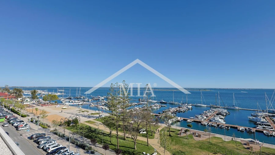 Apartamento T4 para Venda em Olhão Foto 35