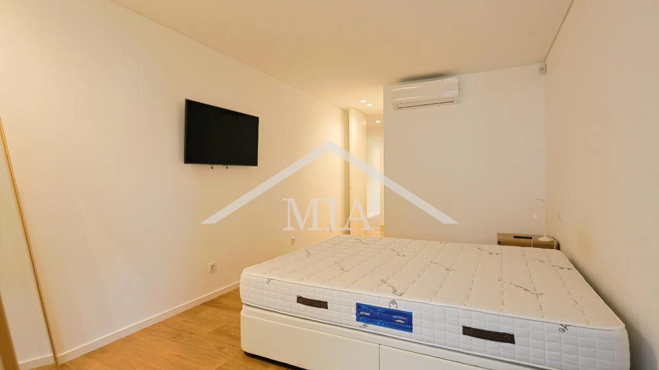 Apartamento T4 para Venda em Olhão Foto 12