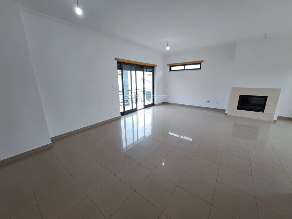 Moradia T5 para Venda em Laranjeiro e Feijó Foto 6