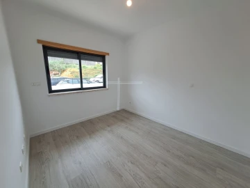 Moradia T5 para Venda em Laranjeiro e Feijó
