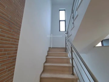 Moradia T5 para Venda em Laranjeiro e Feijó