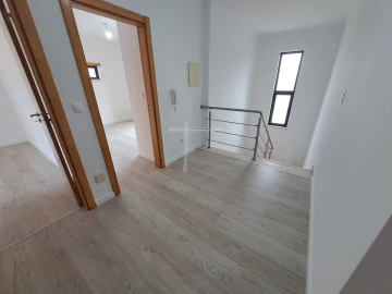 Moradia T5 para Venda em Laranjeiro e Feijó