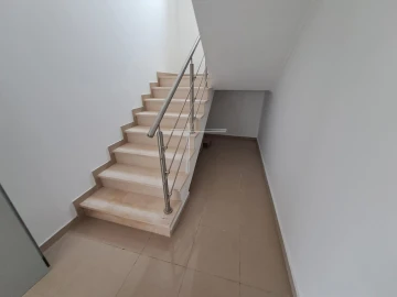 Moradia T5 para Venda em Laranjeiro e Feijó