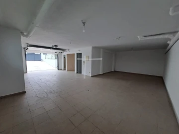 Moradia T5 para Venda em Laranjeiro e Feijó