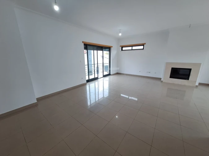 Moradia T5 para Venda em Laranjeiro e Feijó Foto 6
