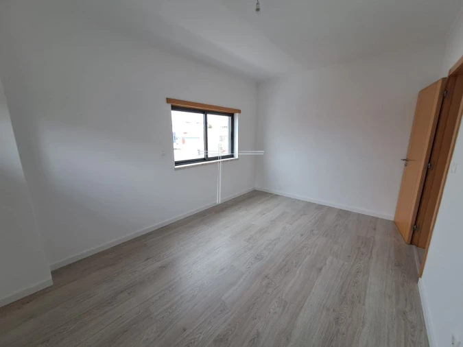 Moradia T5 para Venda em Laranjeiro e Feijó Foto 22