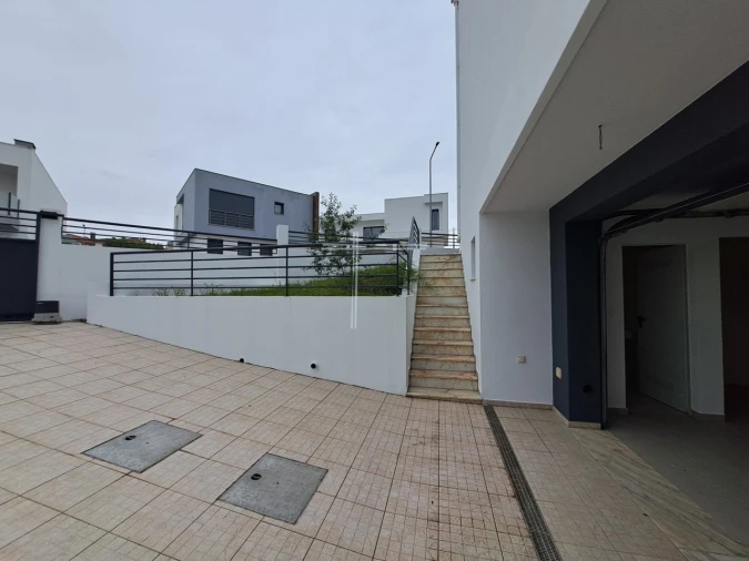 Moradia T5 para Venda em Laranjeiro e Feijó Foto 36