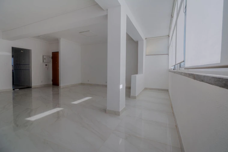 Apartamento T3 para Venda em Carcavelos e Parede Foto 13