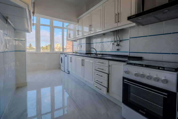 Apartamento T3 para Venda em Carcavelos e Parede Foto 17