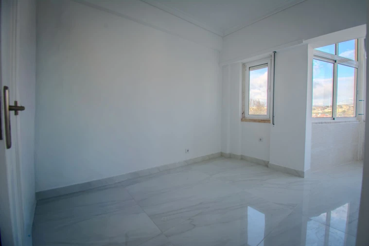 Apartamento T3 para Venda em Carcavelos e Parede Foto 21