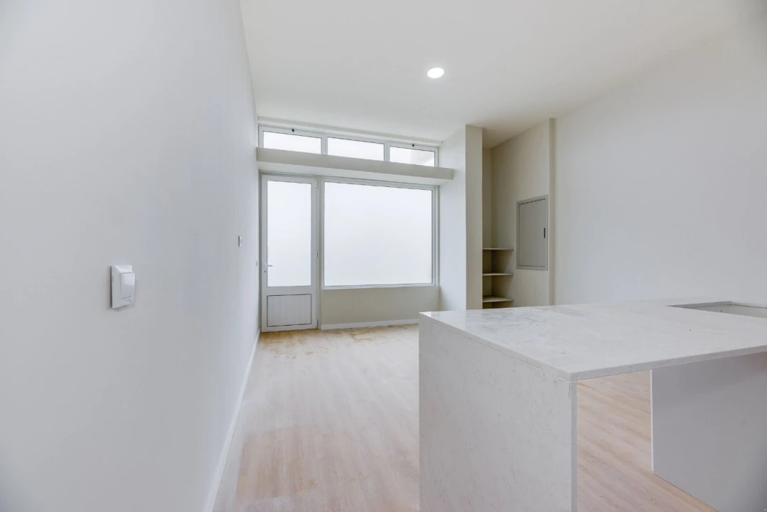 Apartamento T0 para Venda em Carcavelos e Parede Foto 14