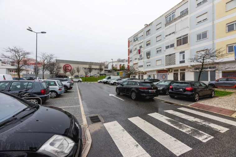 Apartamento T0 para Venda em Carcavelos e Parede Foto 17