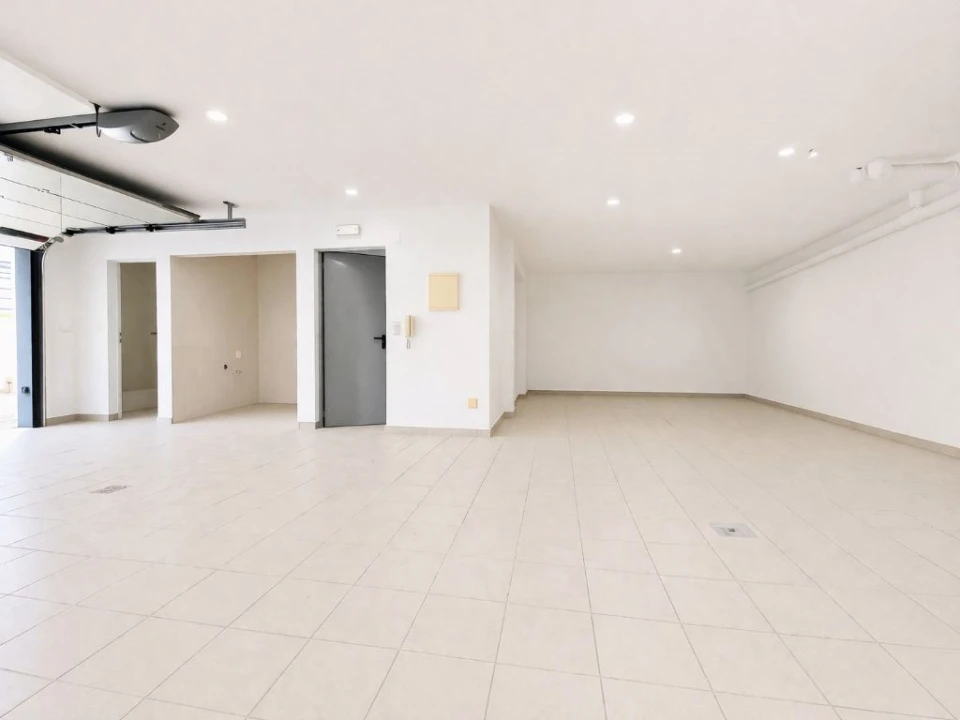 Moradia T5 para Venda em Laranjeiro e Feijó Foto 24