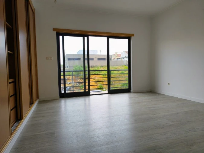Moradia T5 para Venda em Laranjeiro e Feijó Foto 14