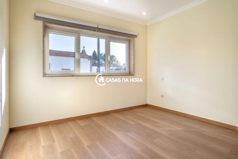 Apartamento T3 para Arrendamento em Sandim, Olival, Lever e Crestuma Foto 11