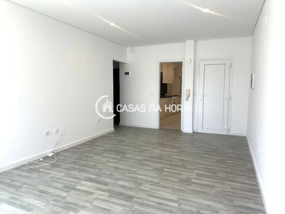 Apartamento T2 para Arrendamento em Quinta do Conde Foto 6