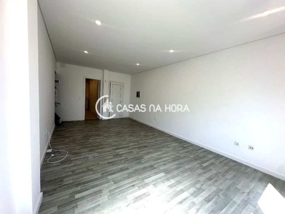 Apartamento T2 para Arrendamento em Quinta do Conde Foto 7