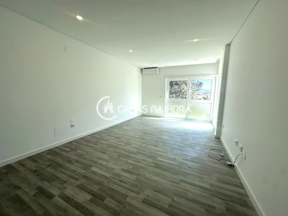 Apartamento T2 para Arrendamento em Quinta do Conde Foto 2