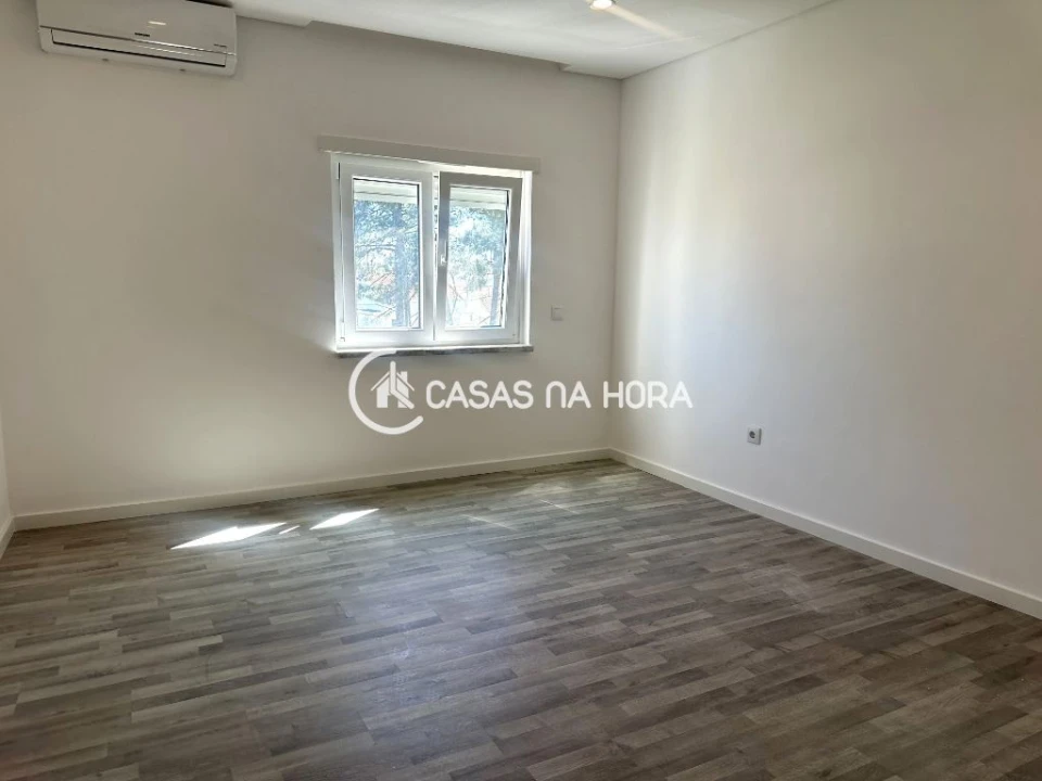 Apartamento T2 para Arrendamento em Quinta do Conde Foto 3