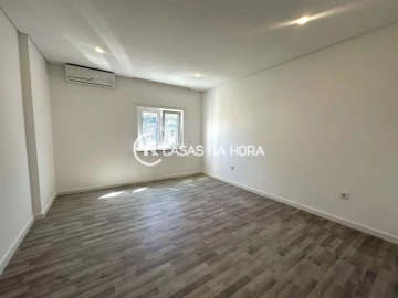 Apartamento T2 para Arrendamento em Quinta do Conde