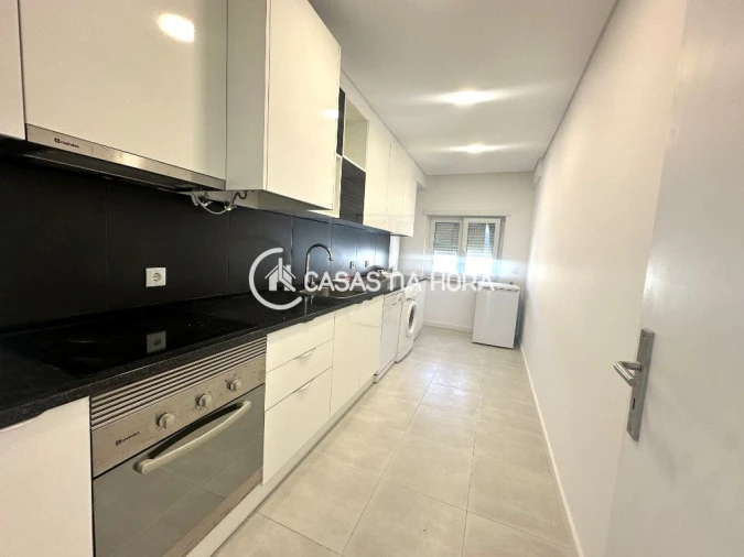 Apartamento T2 para Arrendamento em Quinta do Conde Foto 4