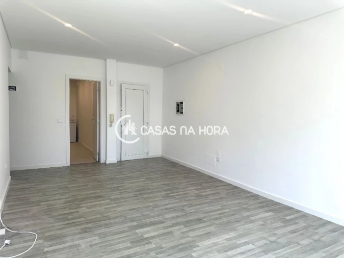 Apartamento T2 para Arrendamento em Quinta do Conde Foto 8