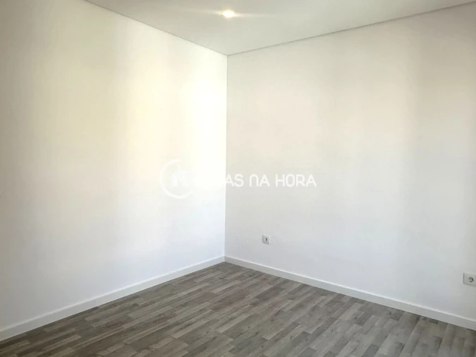 Apartamento T2 para Arrendamento em Quinta do Conde Foto 15