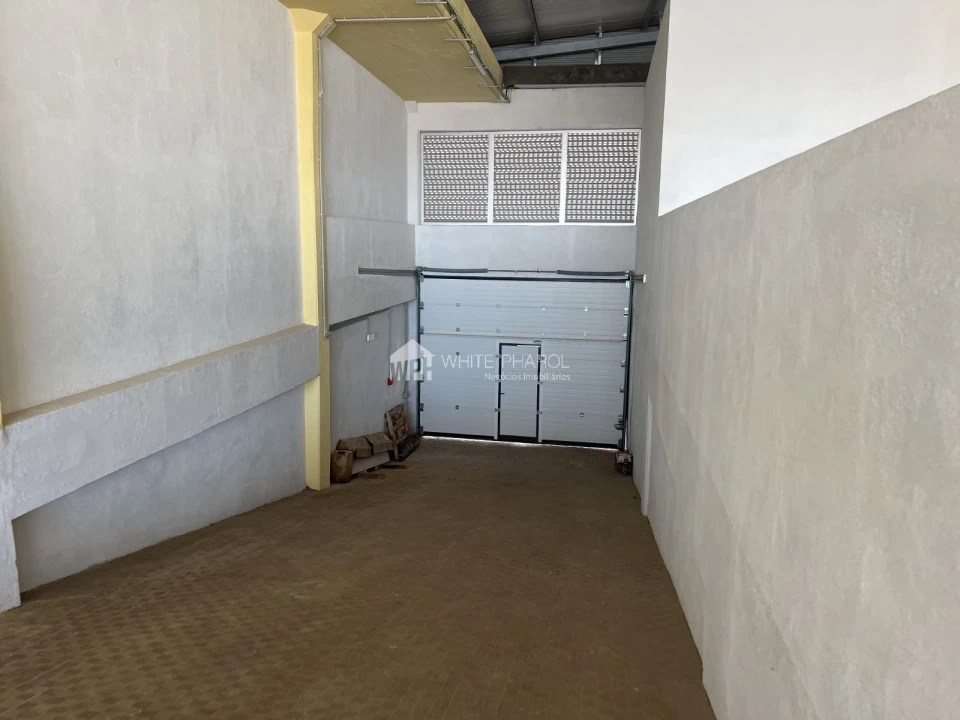 Armazém para Venda em Sacavém e Prior Velho Foto 7