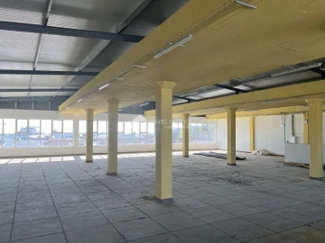 Armazém para Venda em Sacavém e Prior Velho