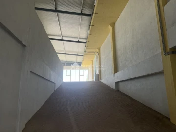 Armazém para Venda em Sacavém e Prior Velho