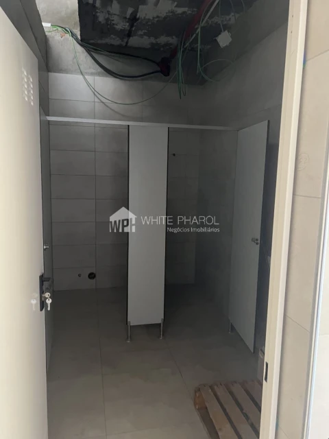 Armazém para Venda em Sacavém e Prior Velho