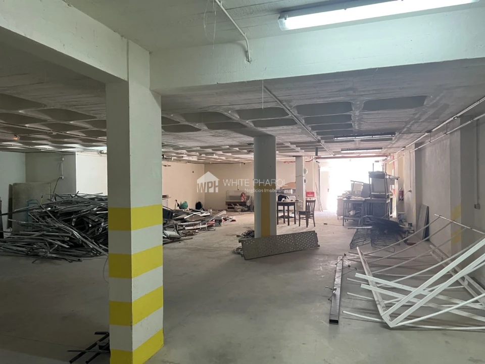 Armazém para Venda em Vialonga Foto 5