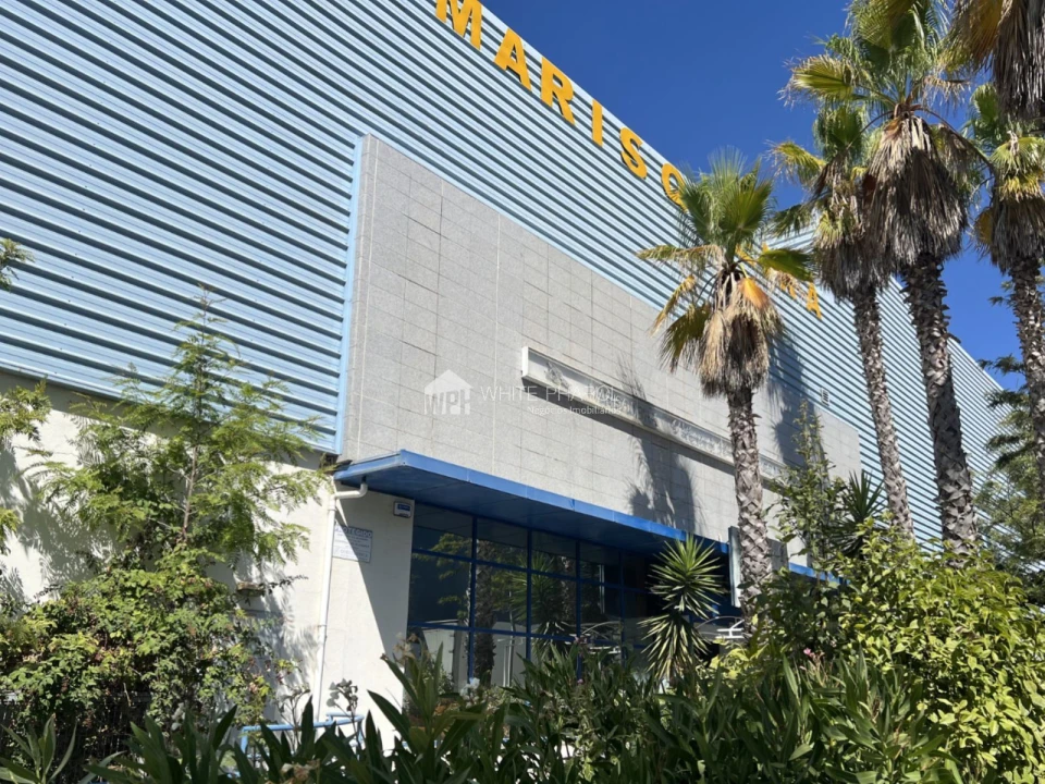 Armazém para Venda em Vialonga Foto 1