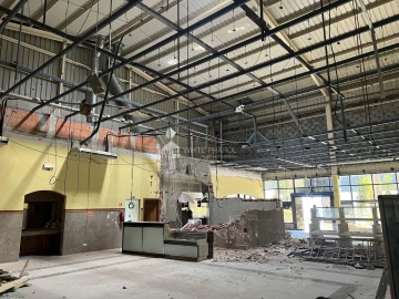 Armazém para Venda em Vialonga