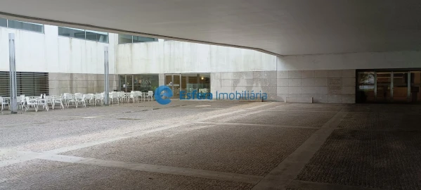 Loja para Arrendamento em Moreira